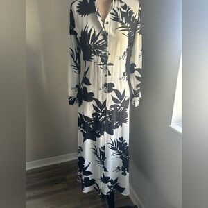 myBUKLE Black and White Floral Maxi Dress